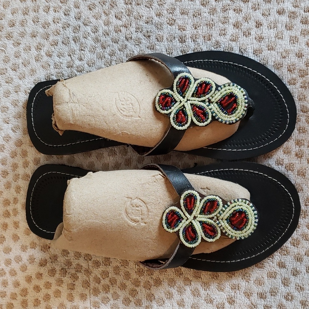 Ladies Maasai Leather Sandals. Size 10  or 40 decorated with beads.